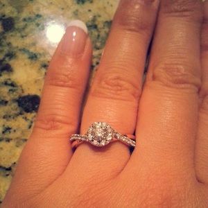 Diamond engagement ring